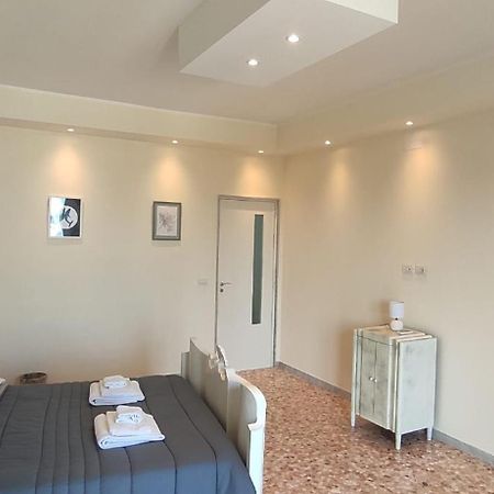Blu House Apartment Monopoli Bagian luar foto