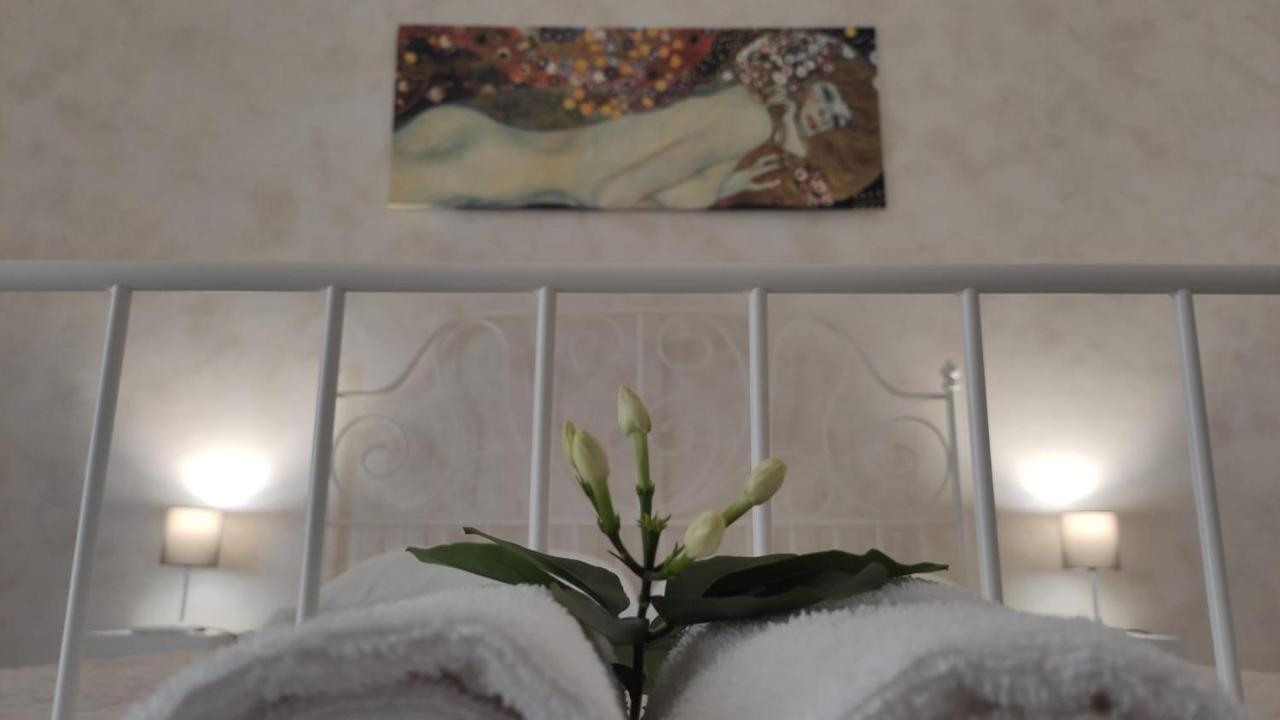 Blu House Apartment Monopoli Bagian luar foto