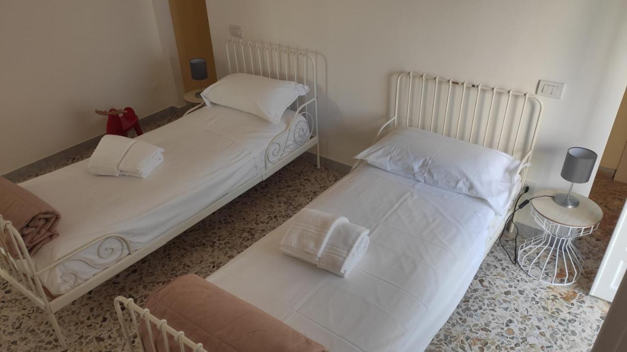 Blu House Apartment Monopoli Bagian luar foto