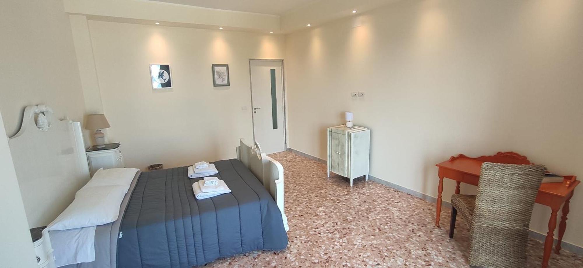 Blu House Apartment Monopoli Bagian luar foto