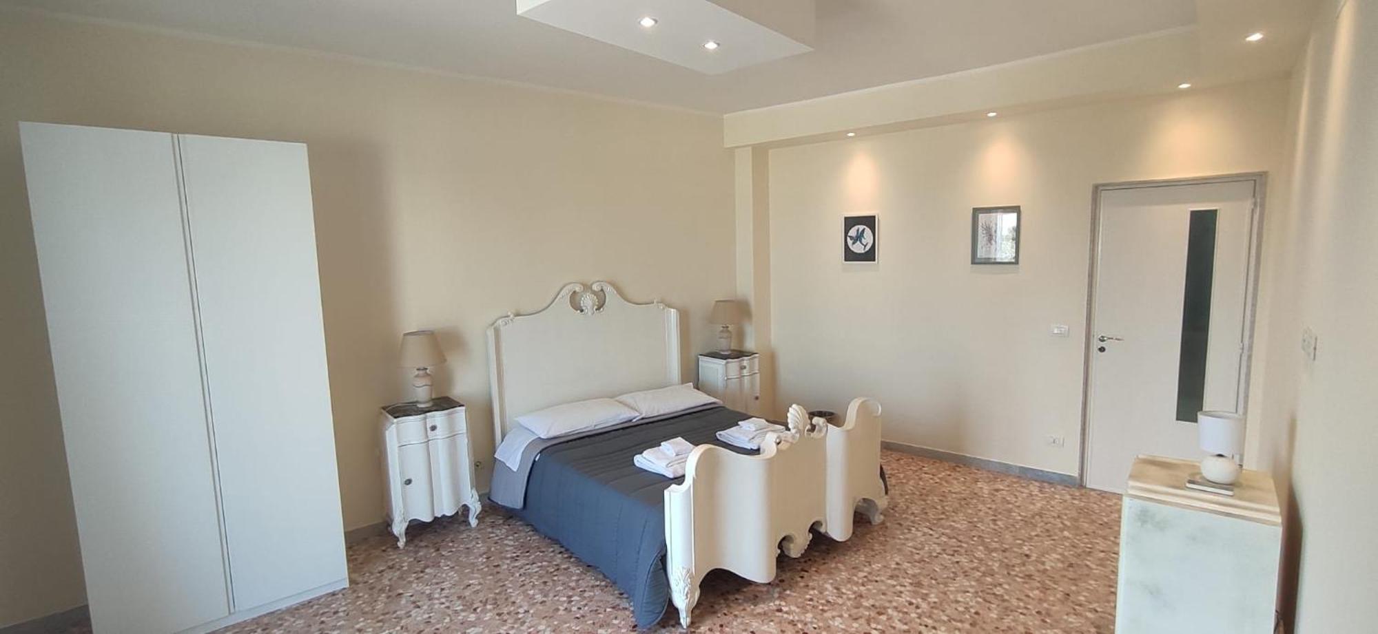 Blu House Apartment Monopoli Bagian luar foto